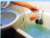 浴槽にEM菌を50-100cc入れる。
