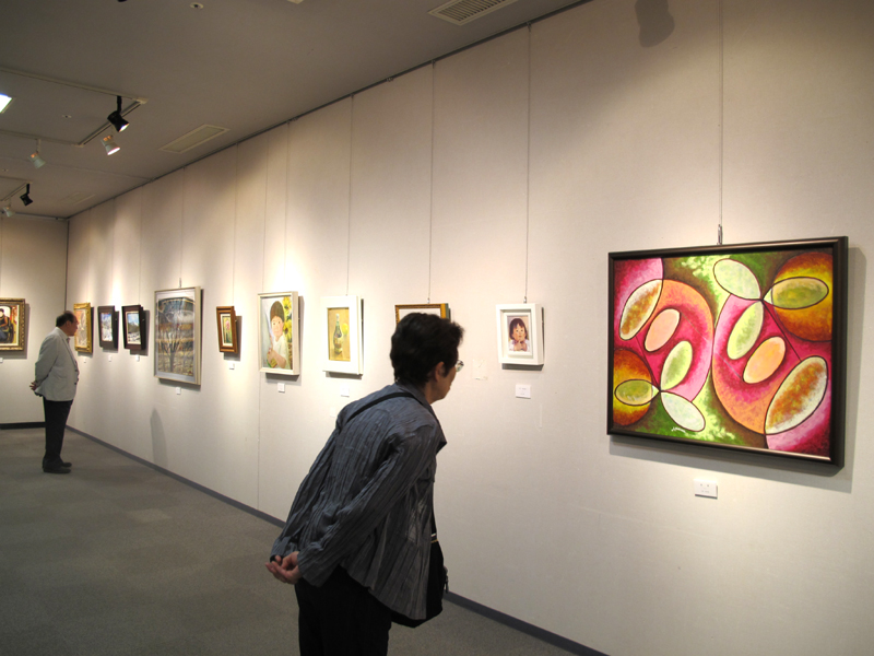 津山瓦版2012年5月20日アルネ津山4階で絵や書の展示会がありました。
