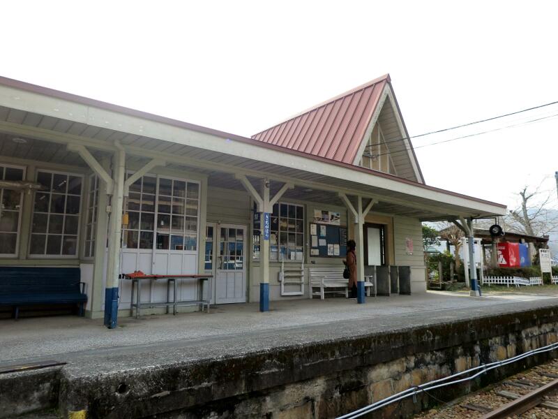 旧片上鉄道吉ケ原駅駅舎（久米郡美咲町） - 津山瓦版