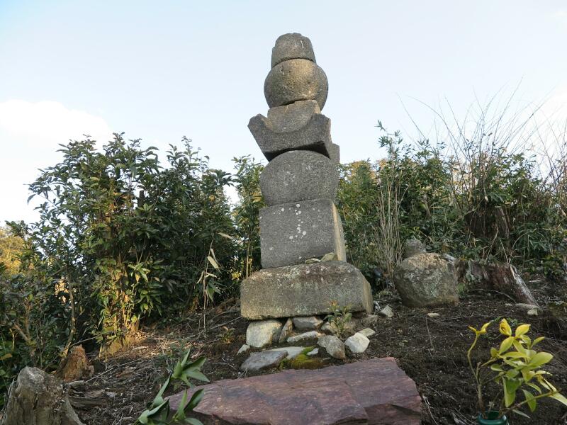 五輪塔（安井） - 津山瓦版