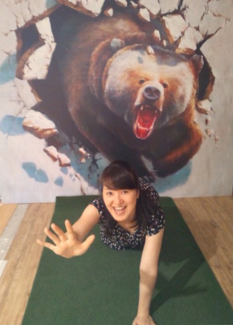 サメが クマが 壁の中から飛び出す トリックアート展inアルネ天満屋 津山瓦版
