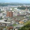 石切場跡から津山扇形機関車庫を望む