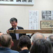 「津山商人の歴史と文化」を語る森本信一氏