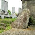 徳守神社墓地入口にある石碑