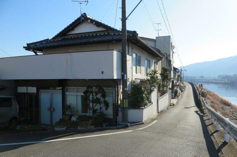 新茅町 津山瓦版