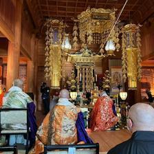 二上山  蓮華院  両山寺で、33年に一度の御本尊御開帳