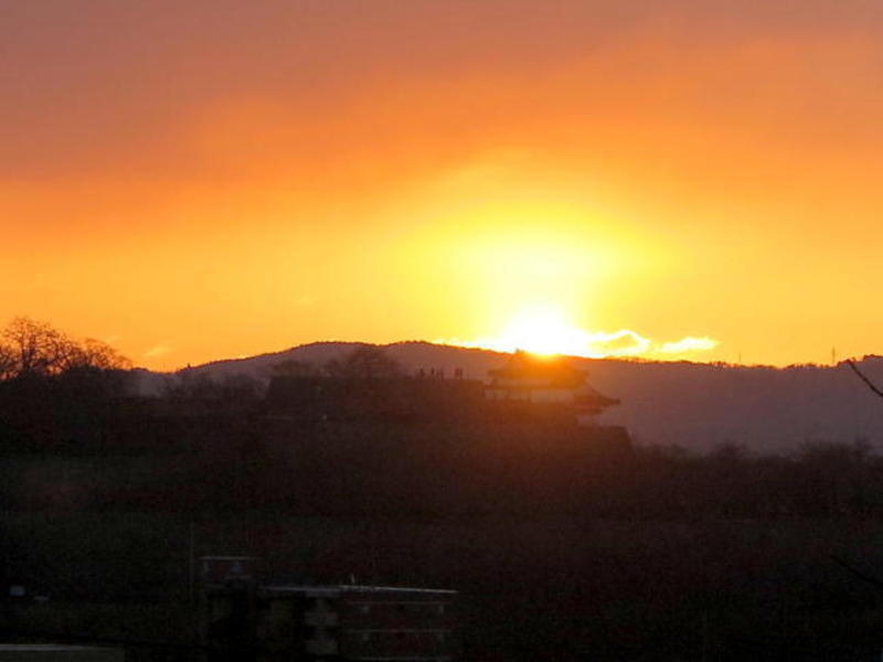 2024年の日の出を小田中高台から望む - 津山瓦版