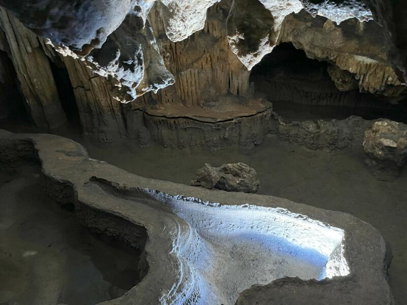 森の芸術祭「満奇洞」をミューズの会で訪れる - 津山瓦版