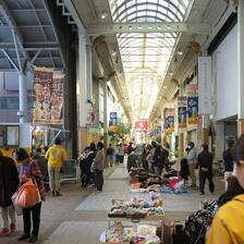 賑わったソシオ一番街のフリーマーケット