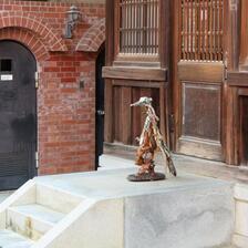 高山夏希展「モノたちの記憶、あかくなる結節点」