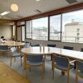 多くの人でにぎわう居心地の良い「津山市立図書館」