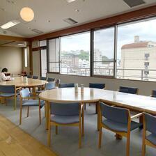 多くの人でにぎわう居心地の良い「津山市立図書館」